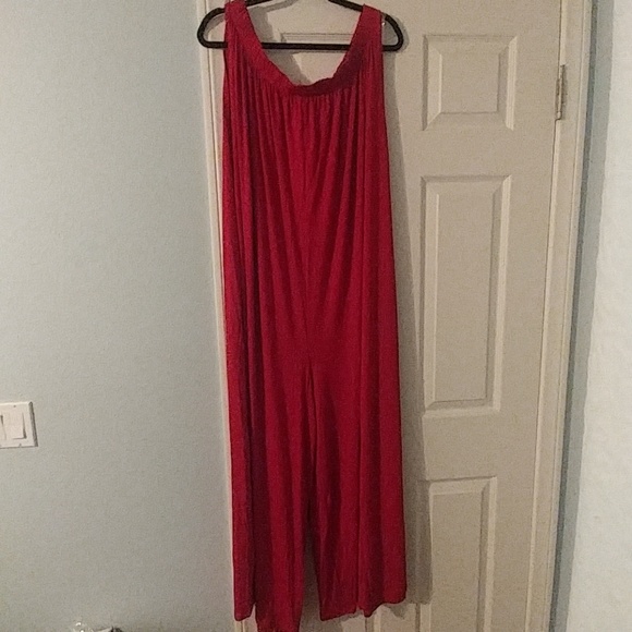 😍 LAST ONE RED JUMPSUIT😍💯 FIRM PRICE - Picture 6 of 6